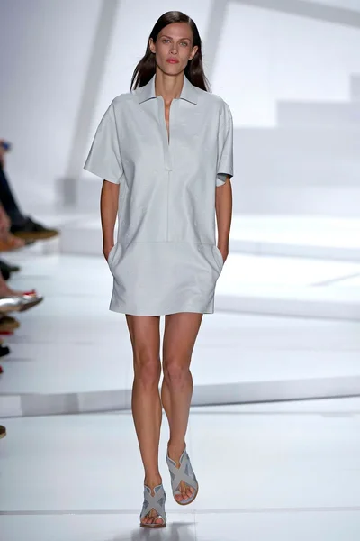 Look 3